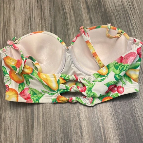Betsey Johnson Bikini Top Size Medium. Pre-Owned - Picture 2 of 4